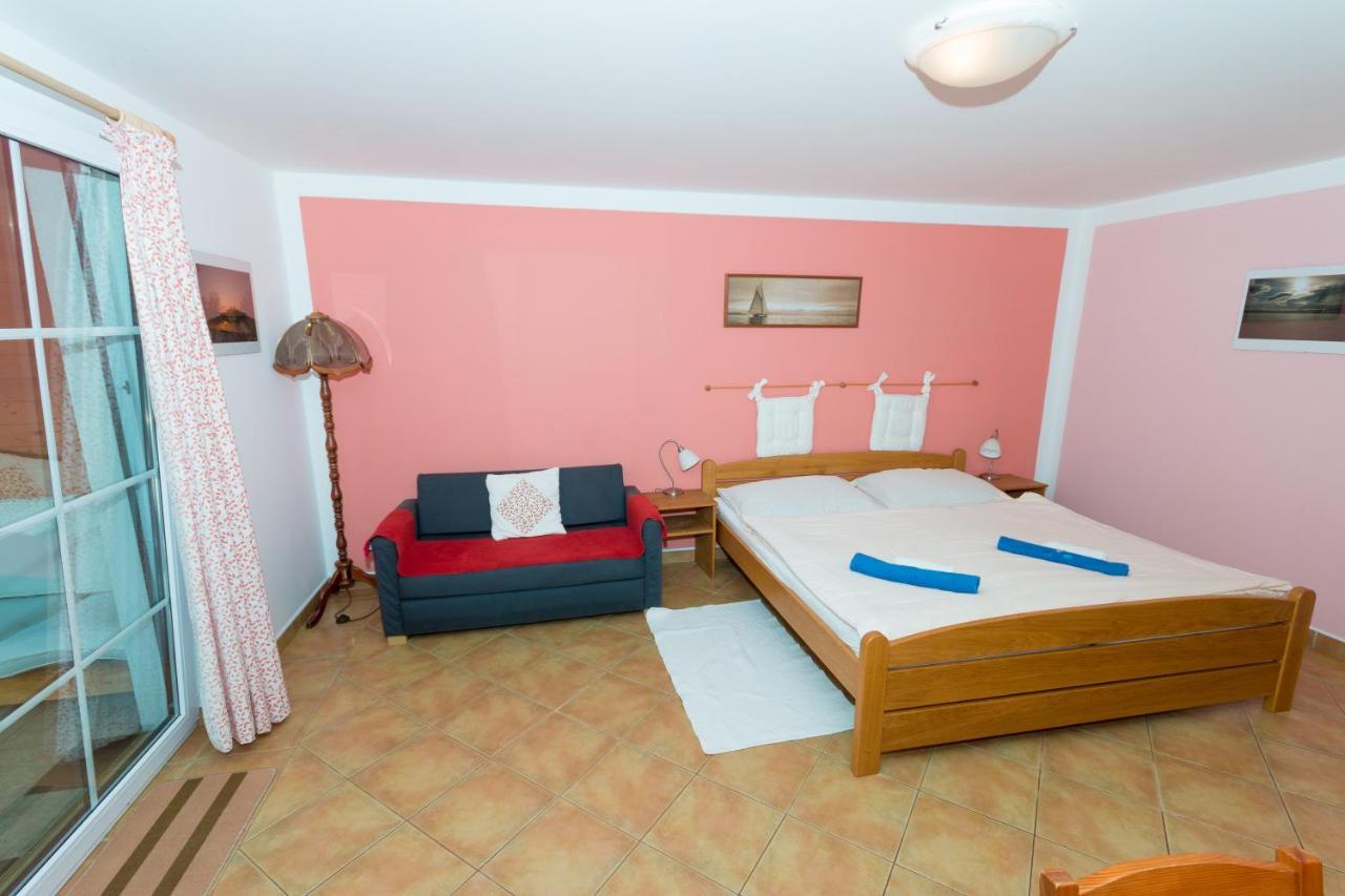 Apartments U Jezera Cerna Черна-в-Пошумави Экстерьер фото