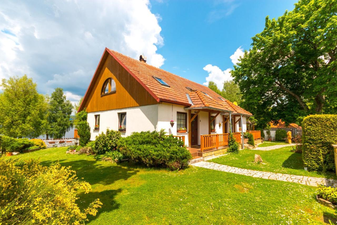 Apartments U Jezera Cerna Черна-в-Пошумави Экстерьер фото